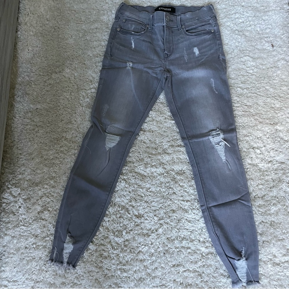Express grey ripped jeans women.